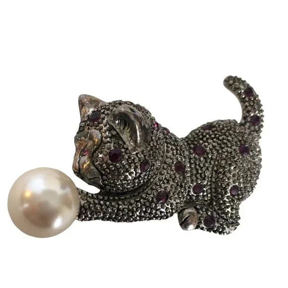 Cat Brooch Pin Faux Pearl Ball Silver Tone Playful Kitten Vtg Fashion Jewelry - Picture 2 of 6